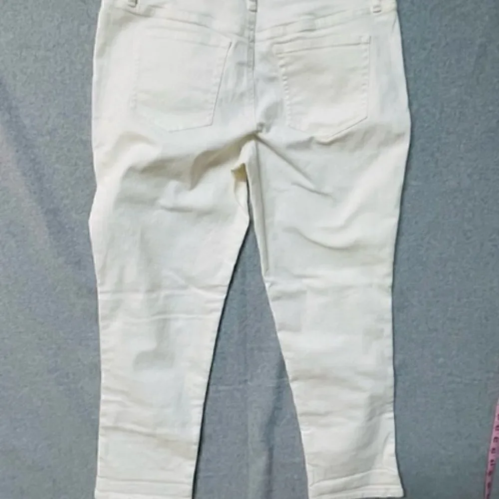 Candace Cameron Bure Embroidered Girlfriend Jean- White Petite A472456 Size